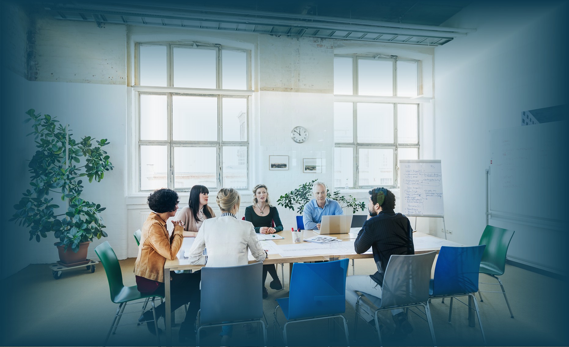 Ilustrasi perbandingan gaji dengan Employee Experience di kantor modern