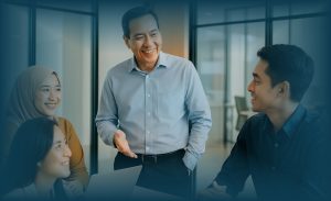 Ilustrasi pemimpin menerapkan komunikasi autentik dalam diskusi tim untuk meningkatkan kolaborasi